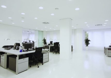 Guide on How to Choose the Best Office Furniture in Dubai_11zon